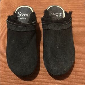 Sven Original Black Suede Clogs